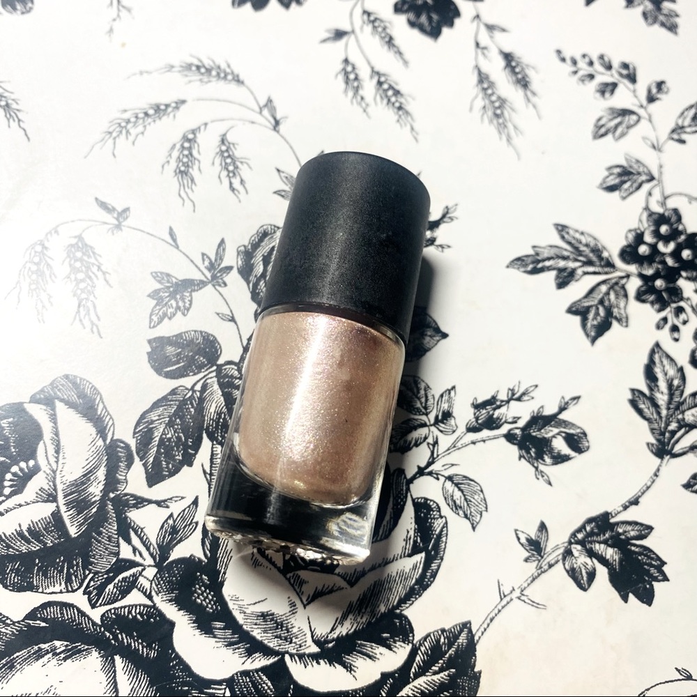 Make up forever liquid eyeshadow/highlighter star lit liquid #02